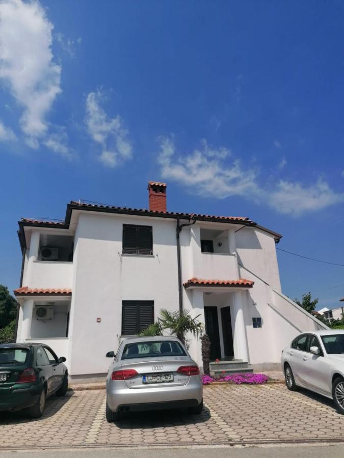 Appartement Sonia Fazana Exterior photo